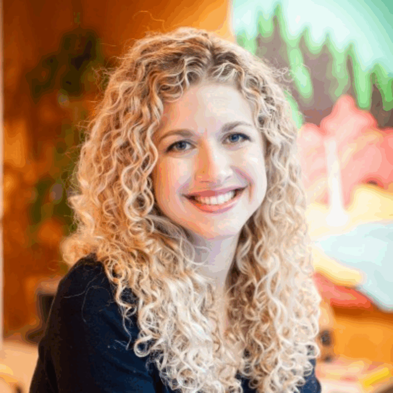 Laura Safdie - Board of Directors & Advisory Board